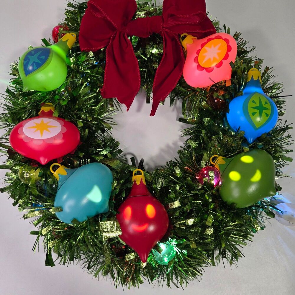 Gemmy EmoteGlow Christmas Wreath Singing Light-Up Ornaments 16 inch